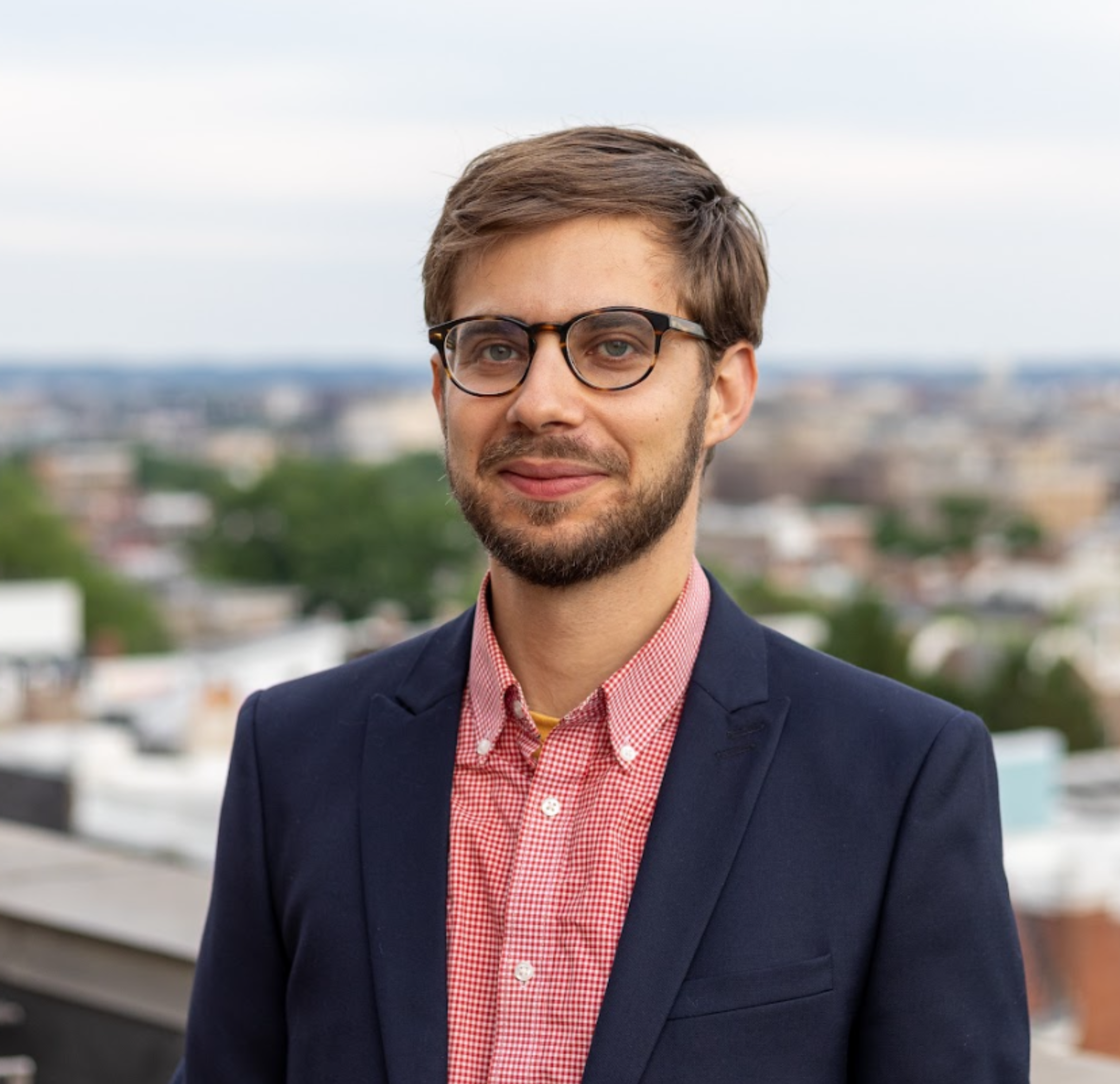 A headshot of Daniel Hoffman.